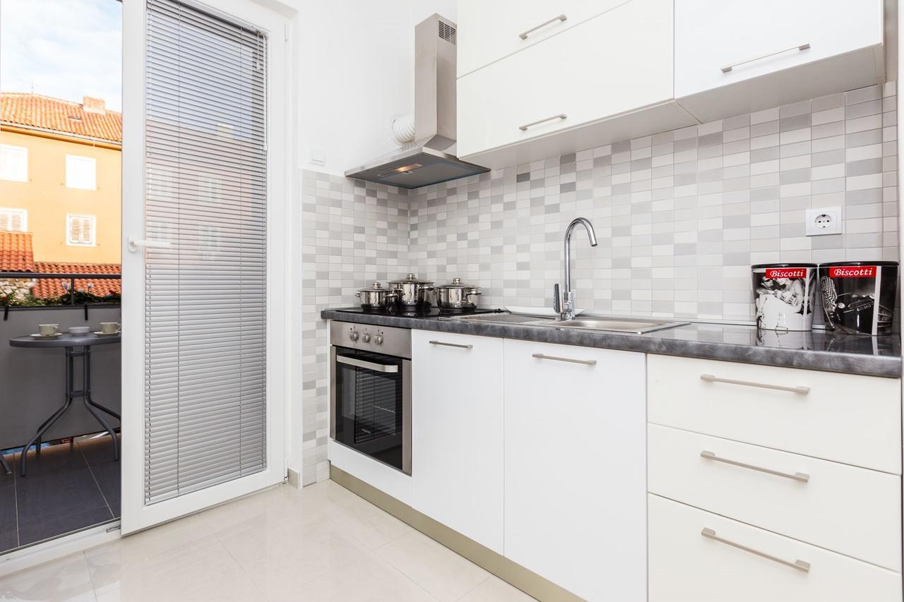 Fifi Apartment W. Parking In Old Town Zadar Dış mekan fotoğraf