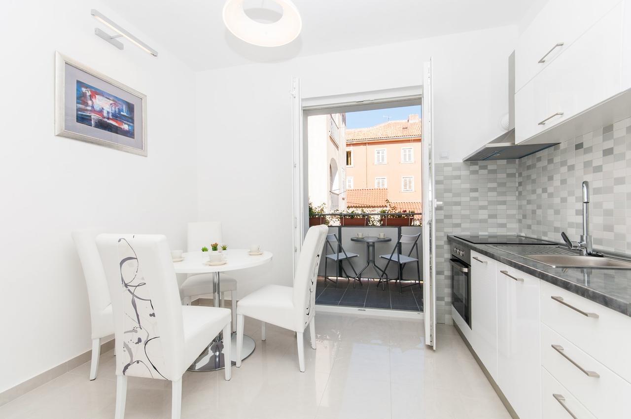 Fifi Apartment W. Parking In Old Town Zadar Dış mekan fotoğraf