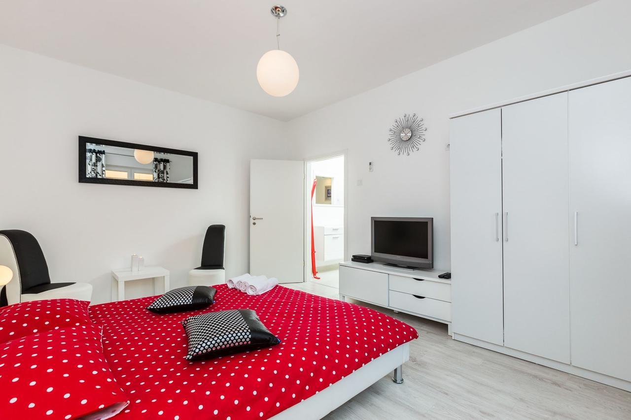 Fifi Apartment W. Parking In Old Town Zadar Dış mekan fotoğraf