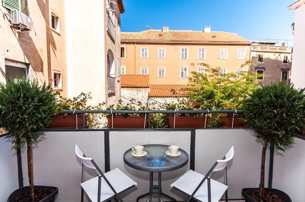Fifi Apartment W. Parking In Old Town Zadar Dış mekan fotoğraf