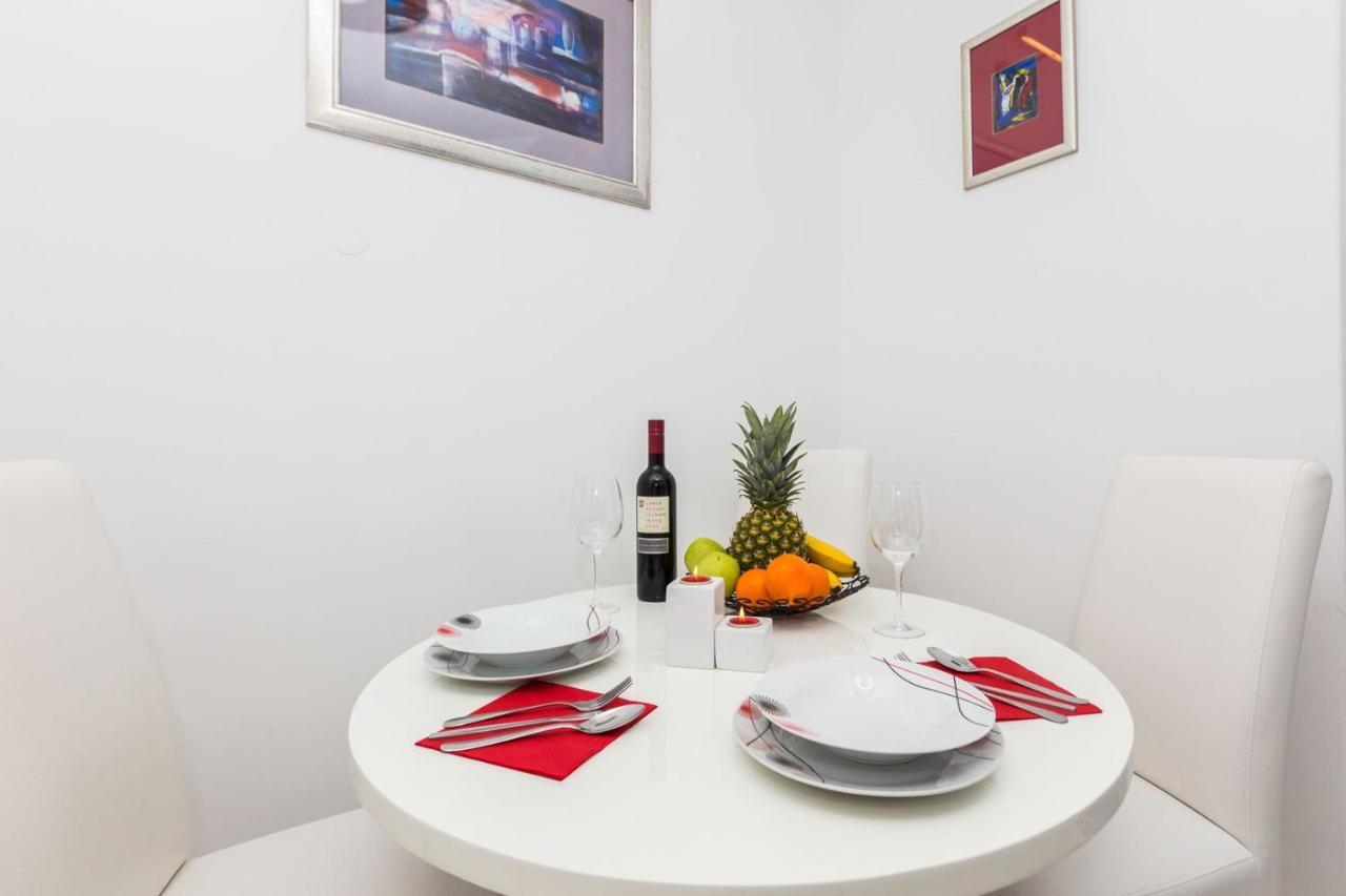 Fifi Apartment W. Parking In Old Town Zadar Dış mekan fotoğraf